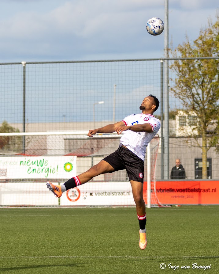 VV Brielle 1 stelt zwaar teleur tegen De Zwerver (2-3)