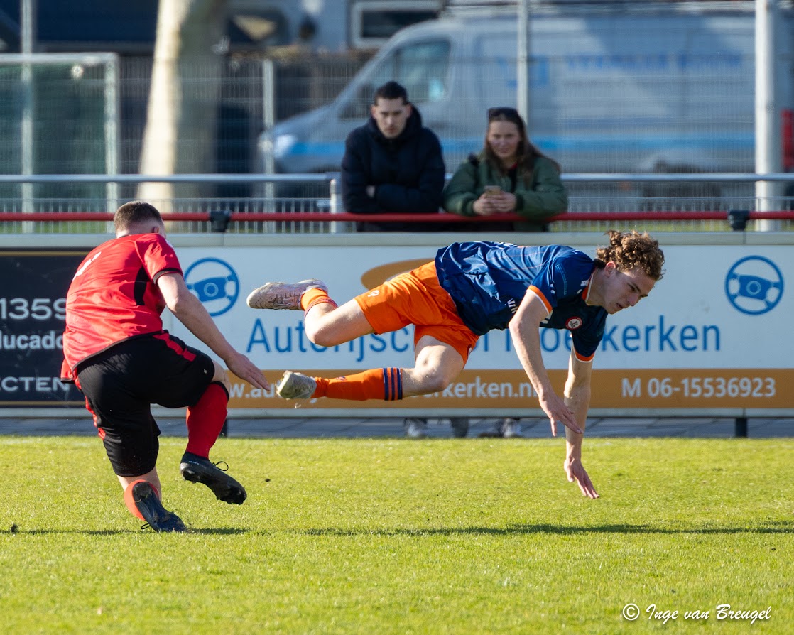 BETER VV BRIELLE 1 WINT OOK BIJ DE ZWERVER (2-3)